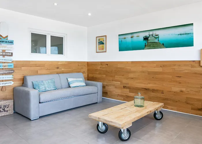 Apartament 1ere Ligne Face A La *